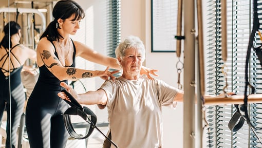 Fitness_pilates_exercise_reformer