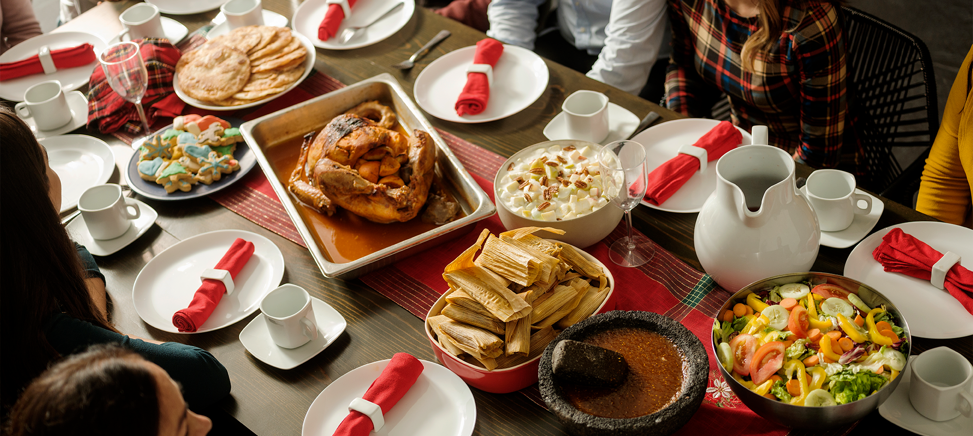 7 Ways to Savor Your Holiday Meal Without Inducing a “Food Coma”